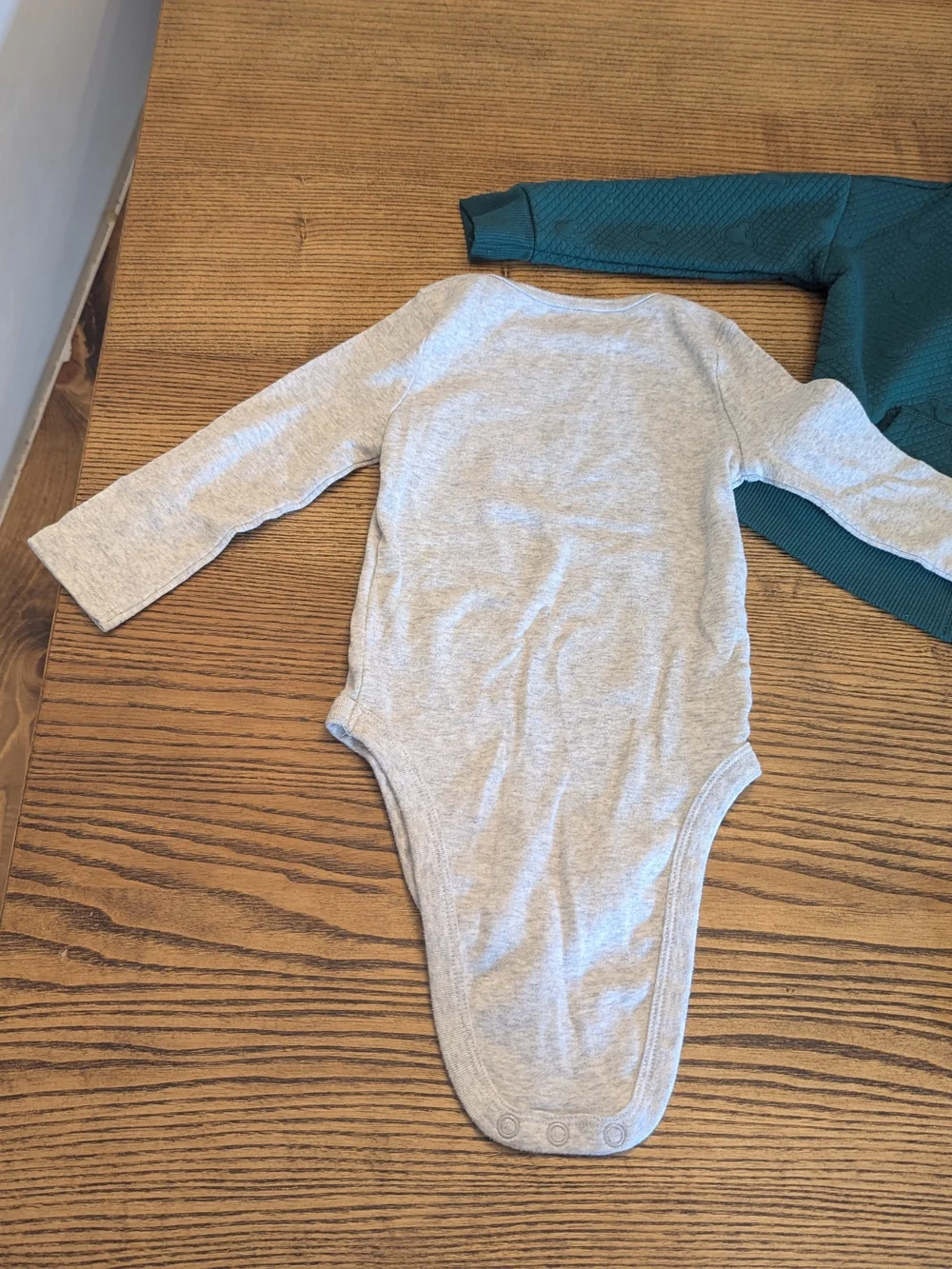 EUC Disney Jumping Beans Baby Boy 18 Month Mickey Mouse Bodysuit Zip Hoodie Pant